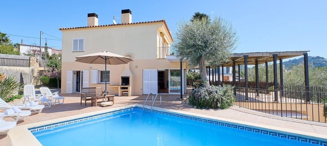 Garden refuge by the nature trails in Blanes