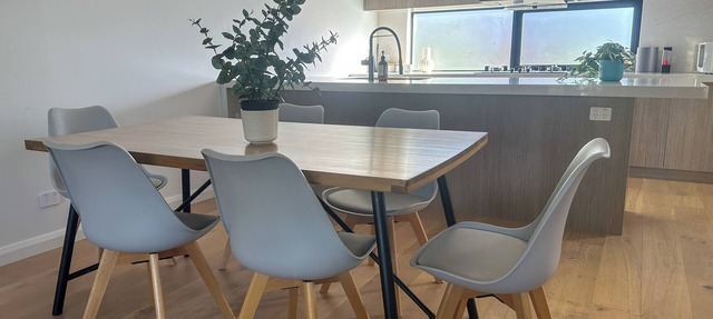Glen waverley four bedroom townhouse WIFI Garage in Glen Waverley