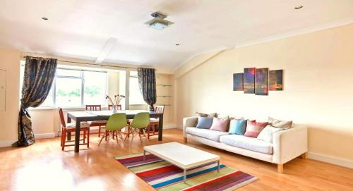 Grand Villa in London