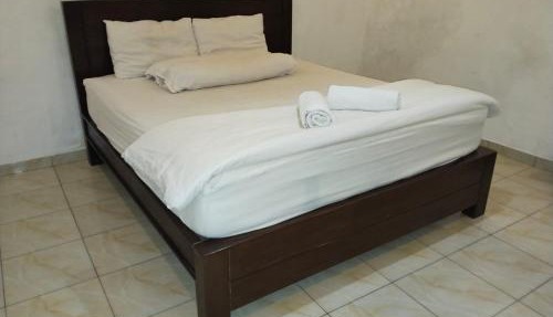 Green Doorz Hotel in Rembang