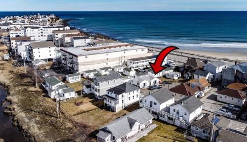 Hampton Beach Seaside Villa Unit 2 in Hampton