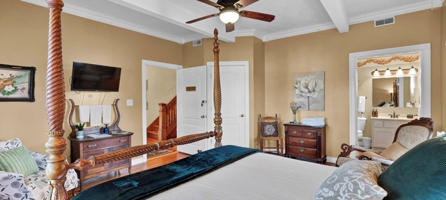 Hill House B&B in Loretto