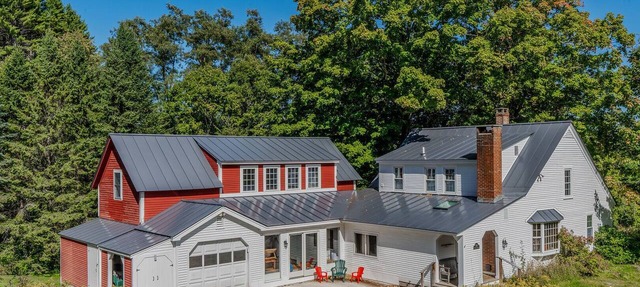 Hillside Farmhouse, Updated & Pet-Friendly in Hartford
