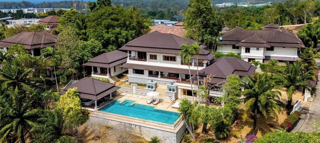 Hilltop Villa 9 Mins to Beach Panoramic View Game room & Pool bar in Thalang