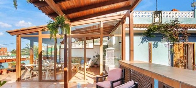 Homerez - Spacious villa with sea view and balcony in Los Realejos