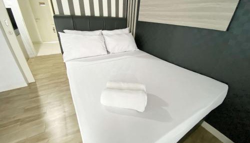 Homey and Cozy Living Studio Amartha View Apartment By Travelio in Semarang