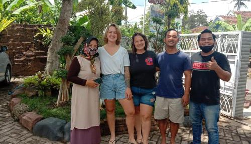 Hostel TARUNA in Genteng