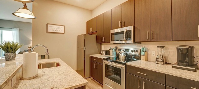 Huge 2 bed 2 bath, Easy Ride to NYC in Hackensack