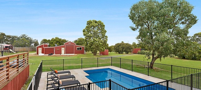 Hunter Valley Lodge & Retreat - STAYZ HOLIDAY HOME FINALIST in Nulkaba