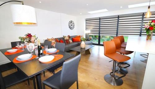Hutchcomb Villa, 4 Bed Luxury House,Oxford+Parking in Oxford