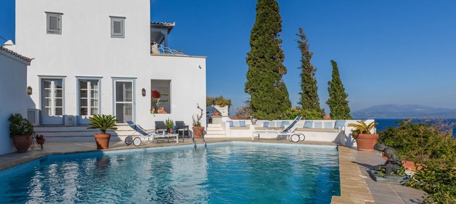 Hydra-Luxurious Oceanfront -Views Forever in Hydra