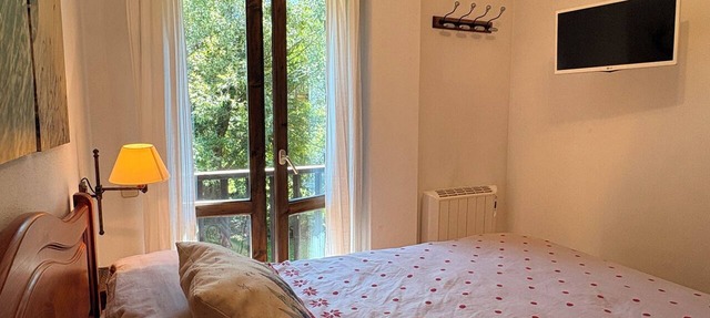 Hydromassage, fireplace and swimming pool in summer - Herbasabina 5 in Pla de l'Ermita