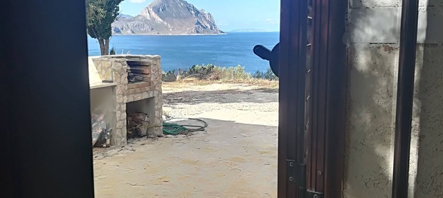 ideal villa for families splendid panoramic position in Macari