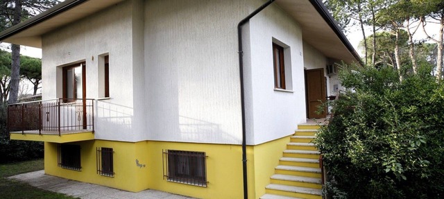 Idyllic villa with private fenced garden in Lignano Sabbiadoro
