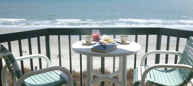 Immaculate, luxury, oceanfront, roomy beach, 6th flr private balcony, R&R peace in North Myrtle Beach