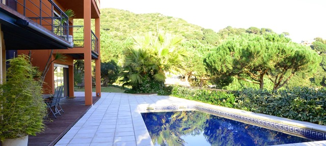 In Cabrils (Barcelona at 20 km). Apartment with sea view, pool and very quiet in Cabrils