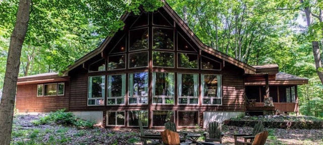 Inviting Timber Frame home near the beach with pool table, central AC, & W/D in Harbert