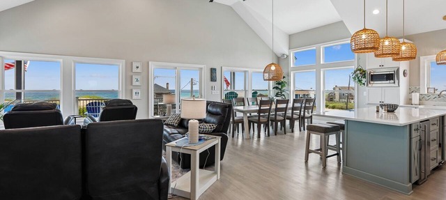 KD2504A-Beautiful, new build home, 5 bedroom, Ocean View, Hot Tub, Elevator! in Kill Devil Hills