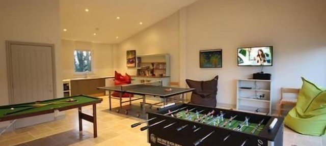 Kitehill Barn - sleeps 16 guests in 8 bedrooms in Cheltenham