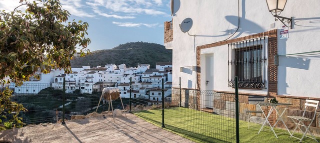 "La Azomadilla" Apartment with Shared Terrace and Wi-Fi in Totalán