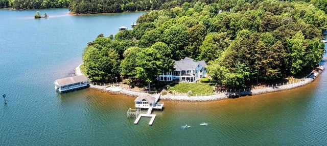 Lake Norman's finest luxury vacation rental. See-> https:/carolinahideaway.com in Sherrills Ford