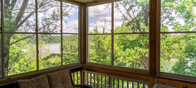 Lake Townhome - Walk to Lees' Ford Marina in Nancy