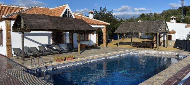 Lake Villa House is a Very Beautiful Villa in Front of the Lake of Iznájar in La Celada