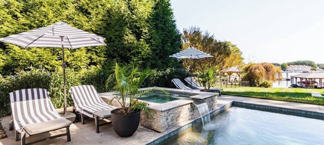 Lakefront Home with Pool and Hot tub in Cornelius