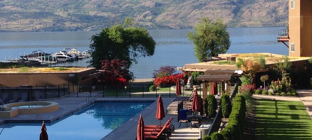 Lakefront, pool, hot tub, exc room. Book now for Aug 16 in West Kelowna