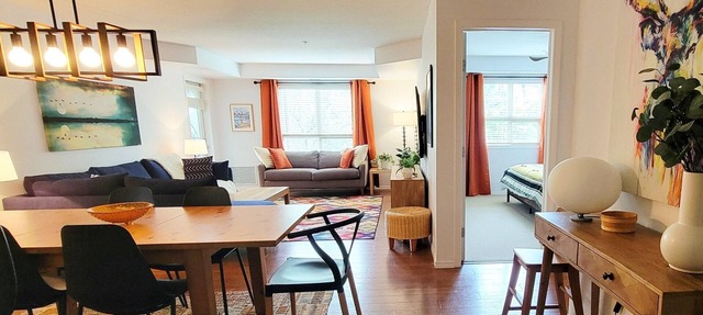 Lakeside Mountain Retreat - 3br, 2 bathroom beachfront condo with pool & hot tub in Invermere