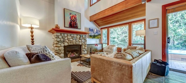 Large 3BD Village Townhome in Whistler