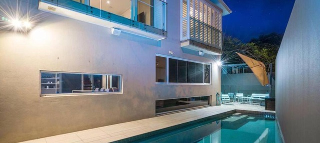 Large Spacious 4BR4B Surfers Villa with Pool 1 in Gold Coast