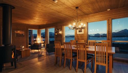 Lofotenholidays, Luxury cabin with panoramic view in Leknes