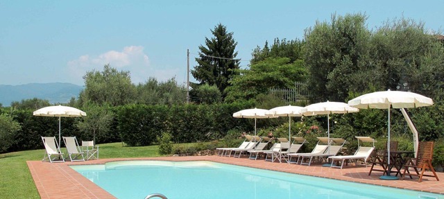 Lovely apartment in villa with WIFI, pool, TV, terrace, pets allowed and panoramic view in Pescia
