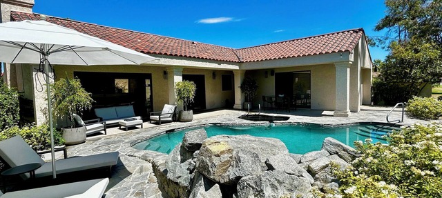 “Luxe Living”: Modern elegance, top-tier amenities, and stunning views, managed by Greenday! in Rancho Mirage