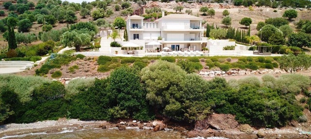 Luxurious Seafront Villa Michael in Ermioni