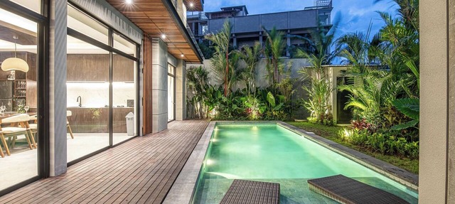 Luxury 5-Bedroom Villa in Canggu, Walk to the Beach in Berawa