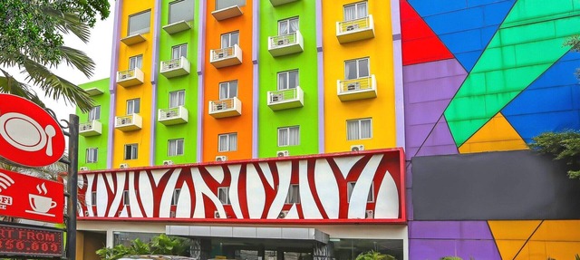 Luxury Deluxe DBL Retreat W/Free WiFi and Parking in Jakarta