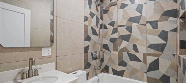 Luxury & Elegance @ Large Private HOME, 3baths, CentralAC, Washer/Dryer, Parking in The Bronx