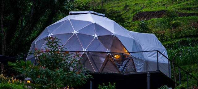 Luxury glamping site located next to a stream in San Francisco