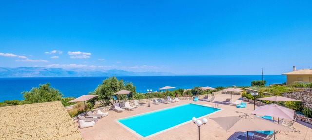 Luxury villa residence in Πεταλιδι