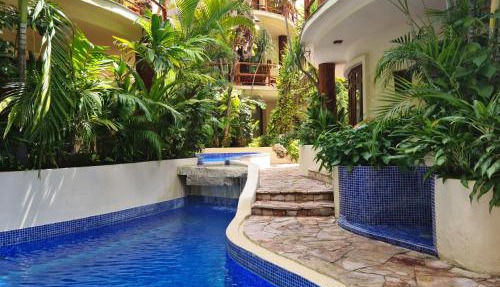 Luxury Villa steps to the beach & 5ta av, AMAZING in Playa del Carmen