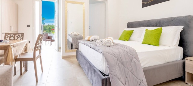 Marea Studio with Shared Garden, Kitchen, Wi-Fi & Air Conditioning in Boncore