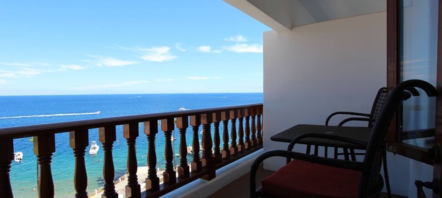 Mediterranean Oceanside Villa in Avalon