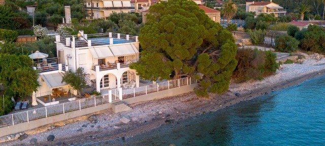 Messinian Seaside Villa in Kalamata