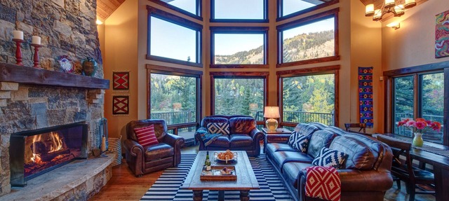Million Dollar Views on Lake Purgatory! Only 1 Mile to Ski Resort! in Durango
