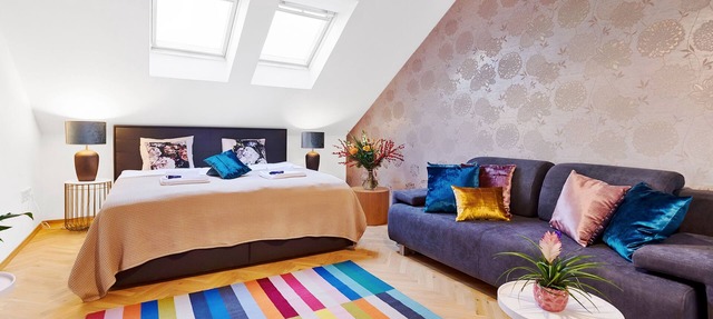 Modern 4 bedroom Lesser Town Apartment in Praha 5