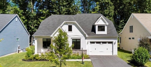 Modern 5BR Luxury Home with Lake & Indoor Pool Access in Saratoga Springs