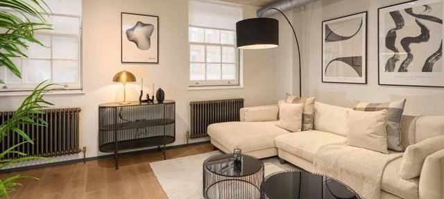 Modern Industrial Apartment with Terrace in Southwark in Greater London
