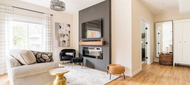 Modern Maple Valley Apartment with Hot Tub, Laundry, Kitchen. Great for visiting family and friends in Maple Valley